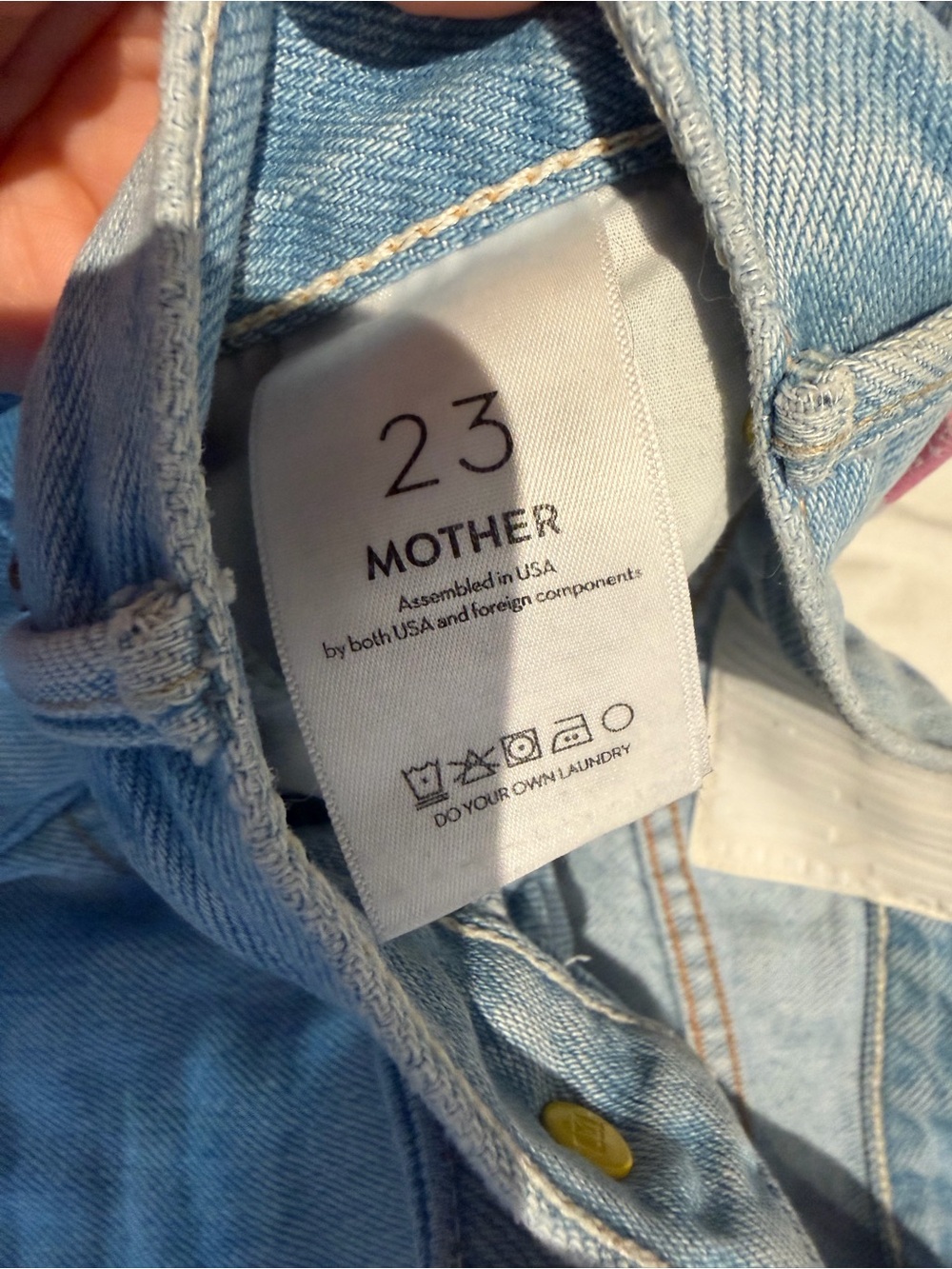 MOTHER Lil Snacks Lemon Twist jeans in color Munchies - Picture 4 of 5